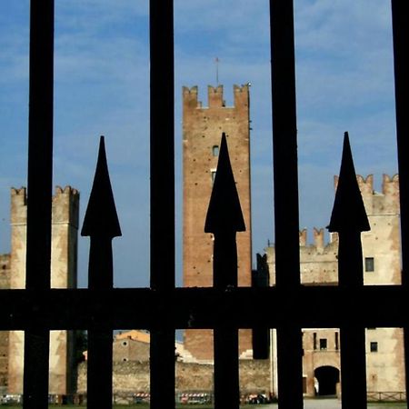 Bed And Breakfast Castello Villafranca di Verona Buitenkant foto